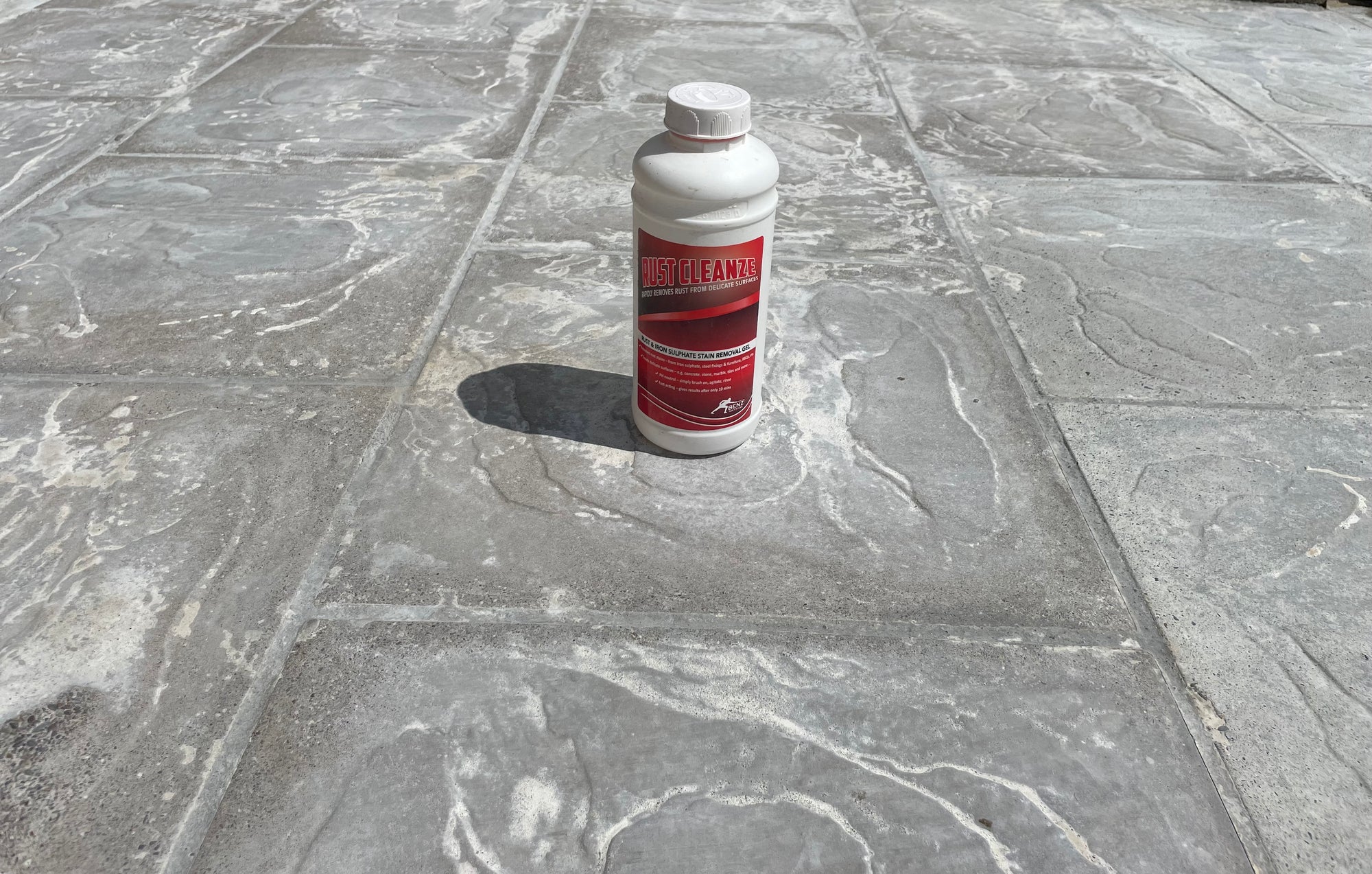 RUST CLEANZE (1L): The biodegradable non-acid rust treatment that removes rust stains from concrete, render, limestone, sandstone, etc ...